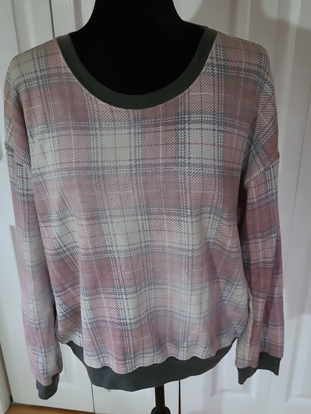 Wildfox Pullover with Gray Trim and Light Heather Body